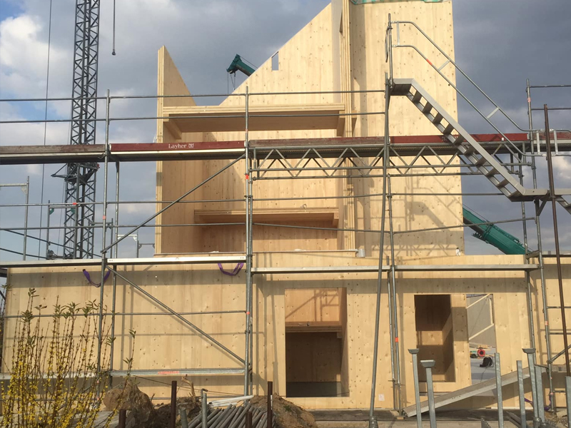 Zimmereiarbeiten auf dem Steildach oder Flachdach